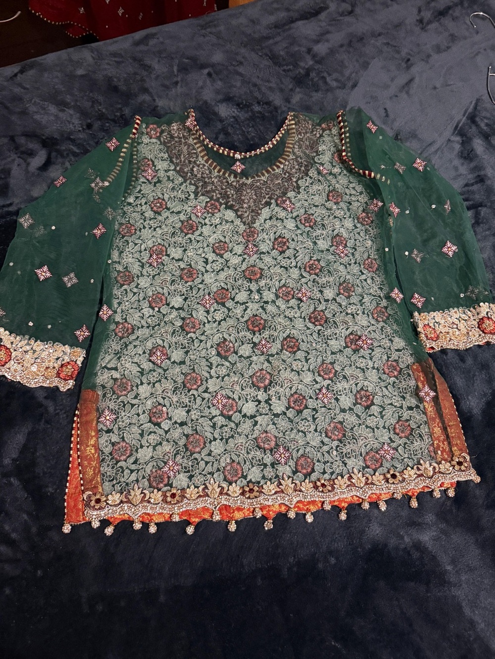 Salwar Kameez Embroidered Green Tunic with Maroon Dupatta - Picture 2 of 16